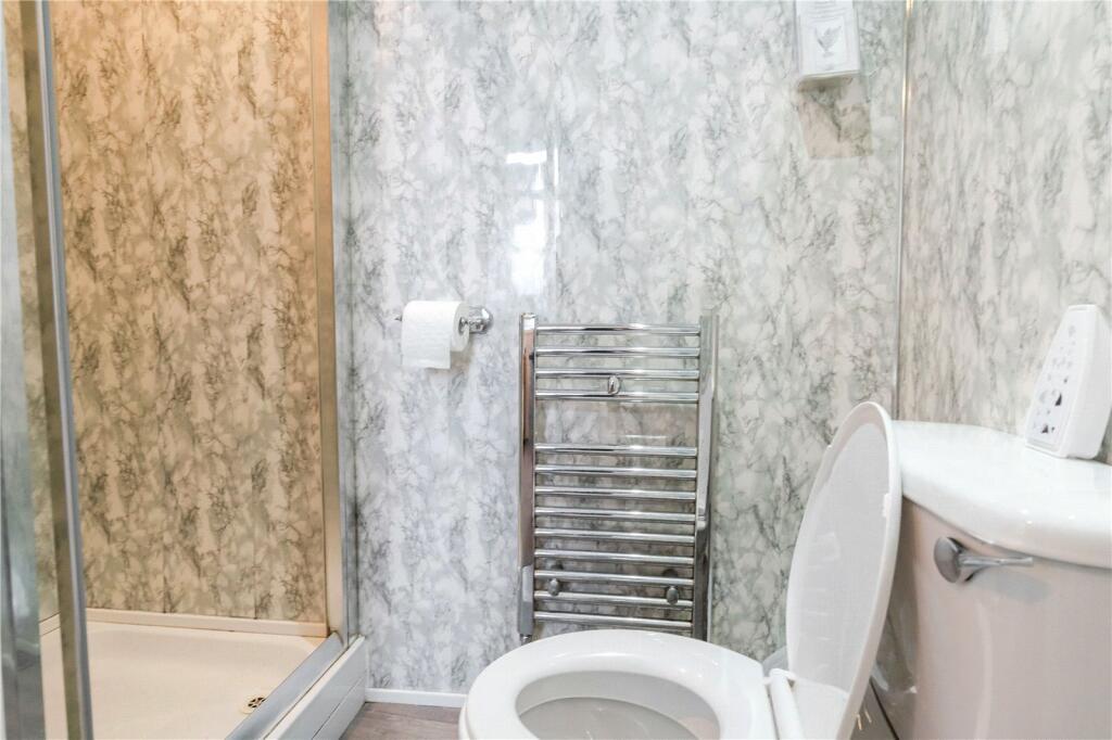 F/F Shower Room