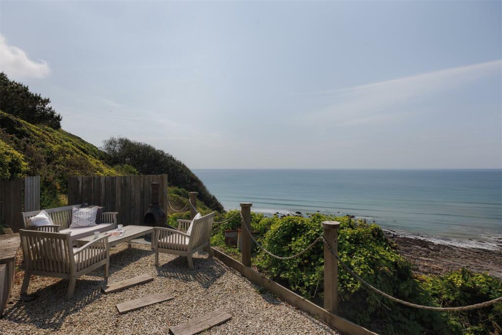 beach_house_lodge_01.jpg