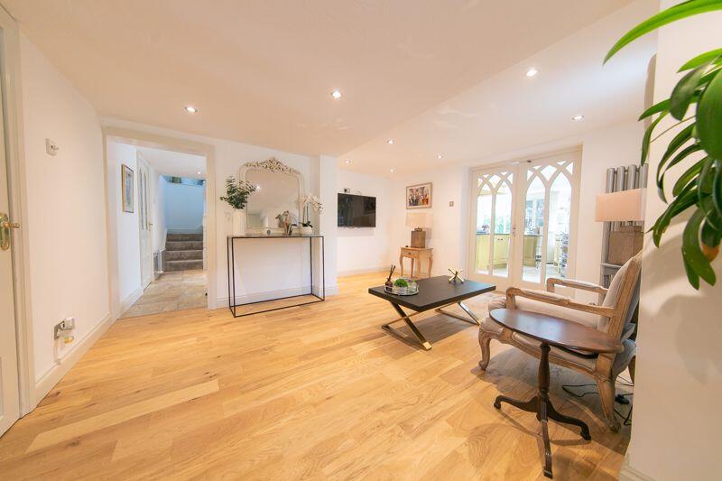 Central reception room