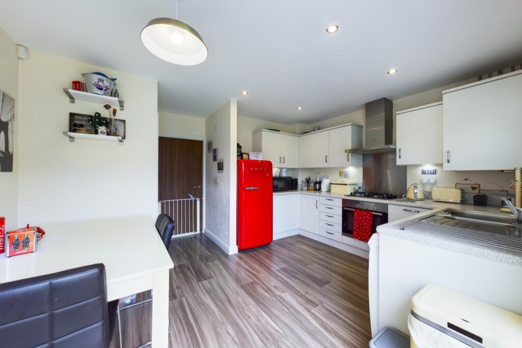 Kitchen / Dining Roo