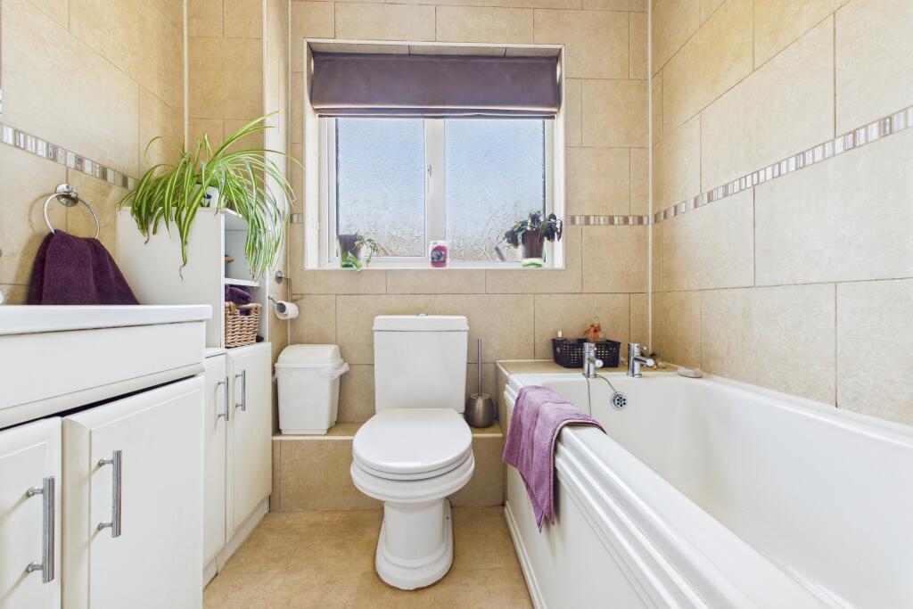 CAM05454G0-PR0013-STILL015