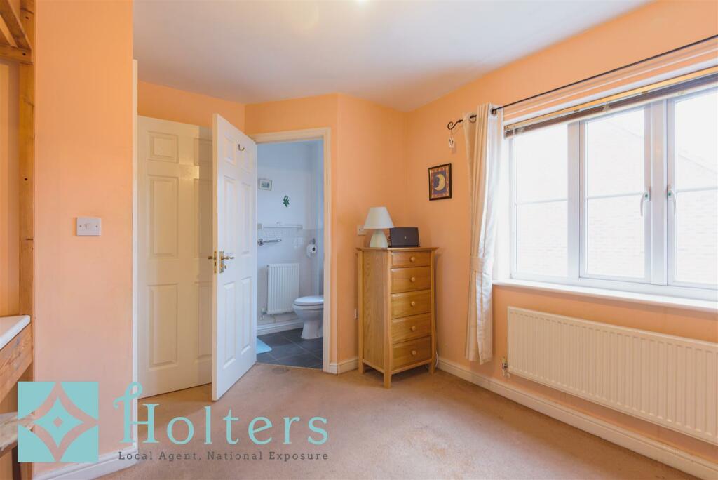 26 Dahn Drive, Ludlow-11.jpg