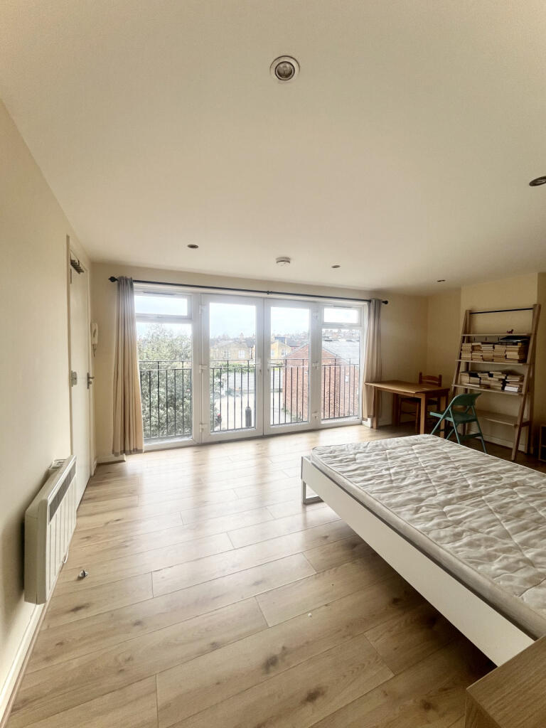 Reception/Sleeping Area