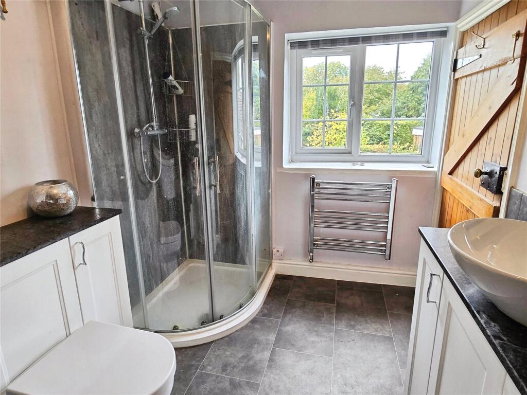 Bath/Shower Room