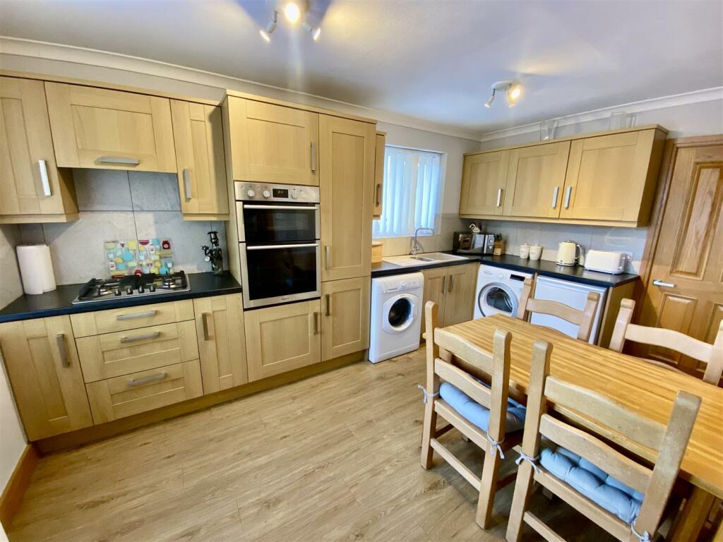 Bramleys Estate Agents - Spring Bank Drive - Mirfi