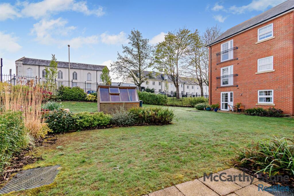 8643823-exterior03-800.jpg