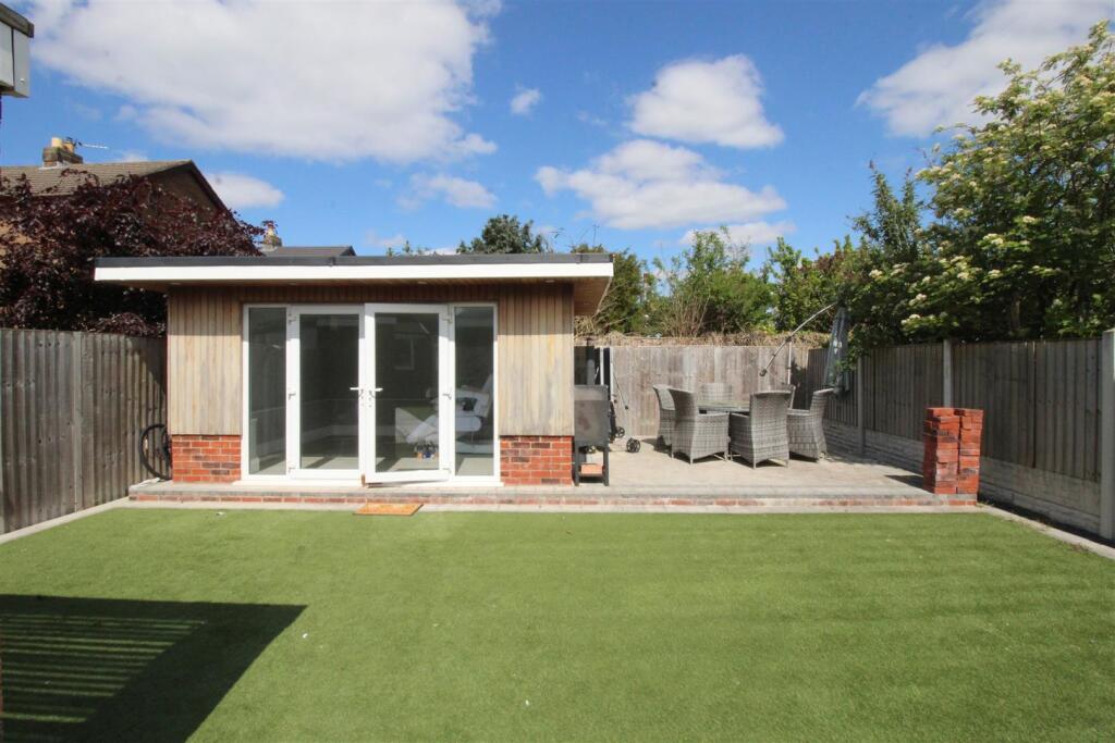 Church Road, 275, outside 4.JPG