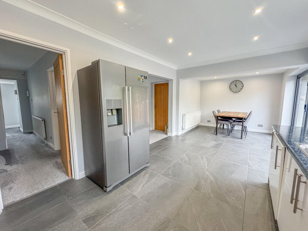 kitchen brekafast...