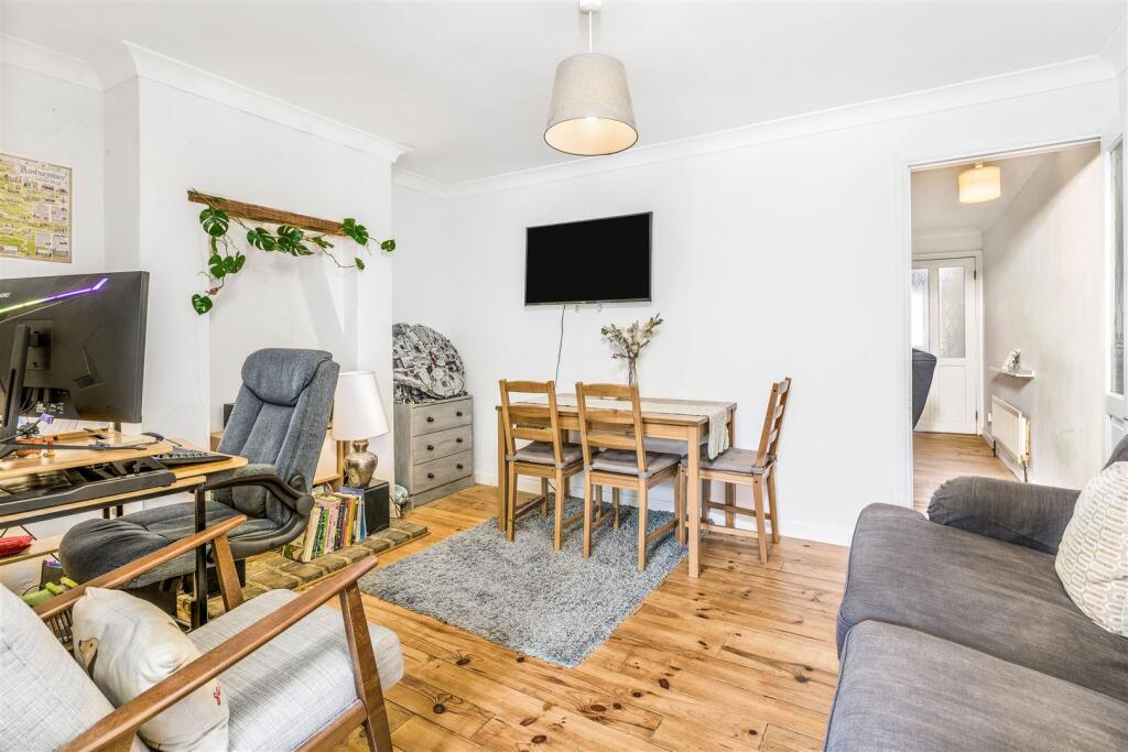 135 Warwick Road, Banbury-7.jpg