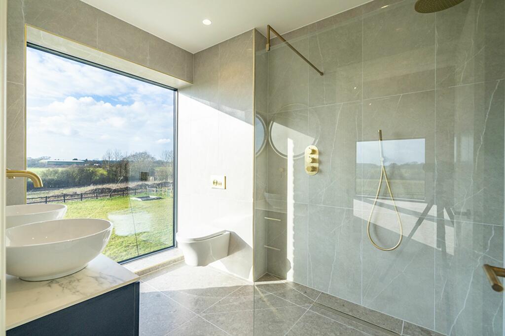 Bedroom One Ensuite