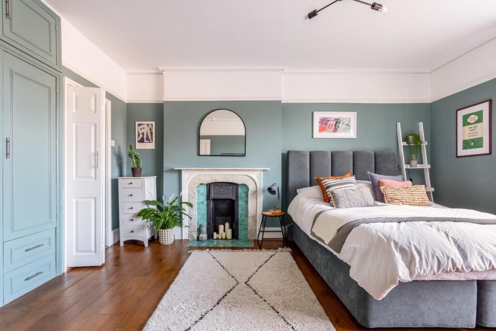 Adelaide Crescent-5.jpg