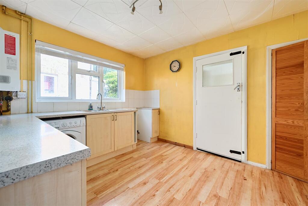 Highdown, Southwick, BN41 (7).jpg