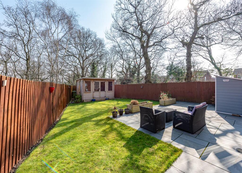 8 Oaklands-External (5).jpg