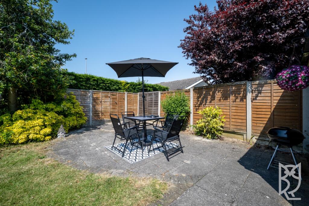 37 Godmans Lane-12