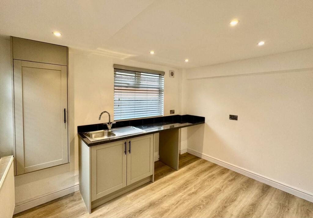 9 Stanneylands Drive - Utility- Laundrey.jpg