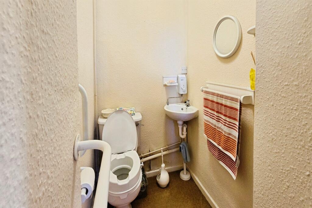 Ensuite toilet