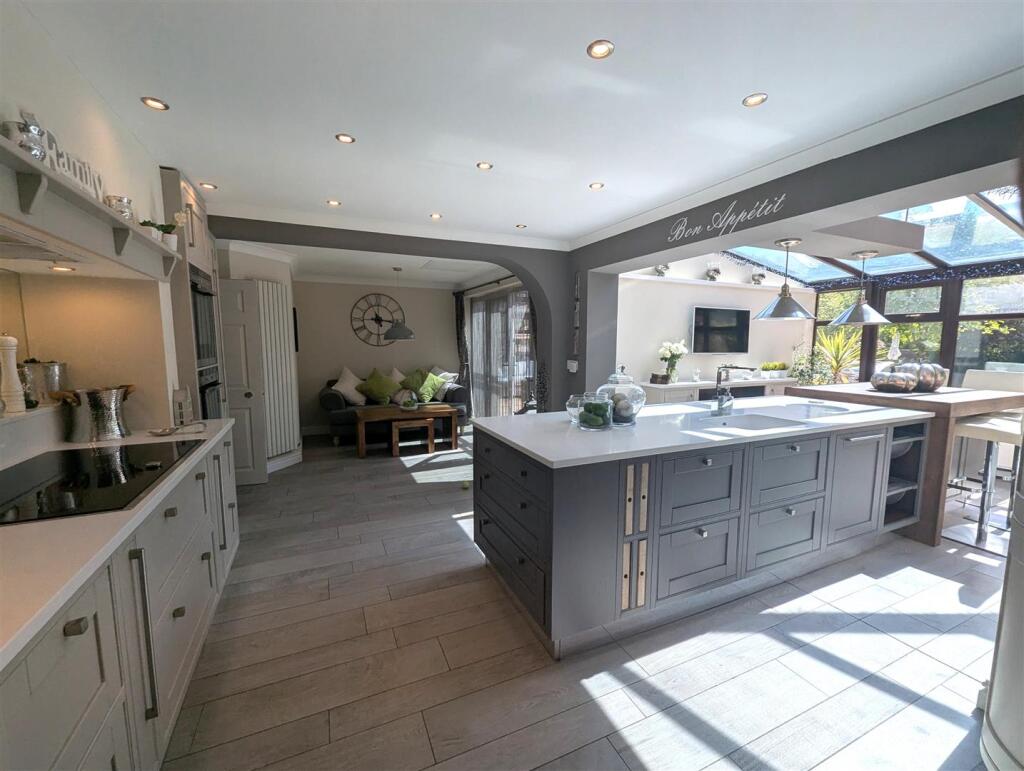 Kitchen/Diner/Garden Room Area