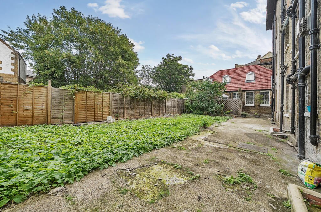 1331399-15-6889f0...