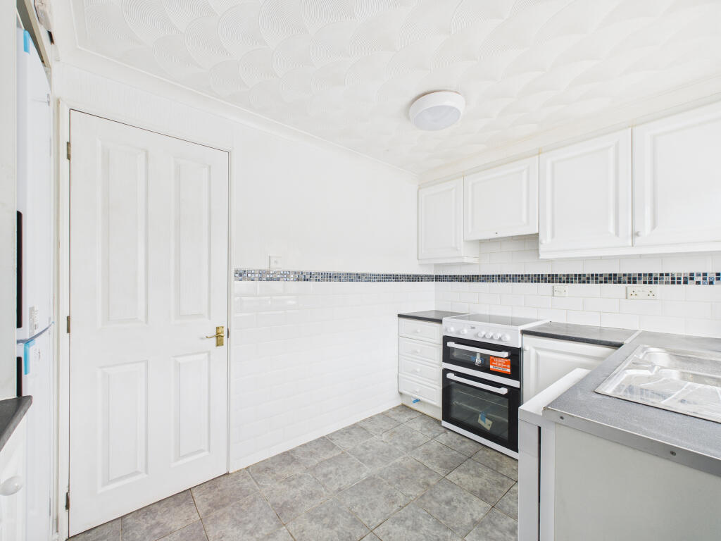 CAM02909G0-PR0470-STILL005