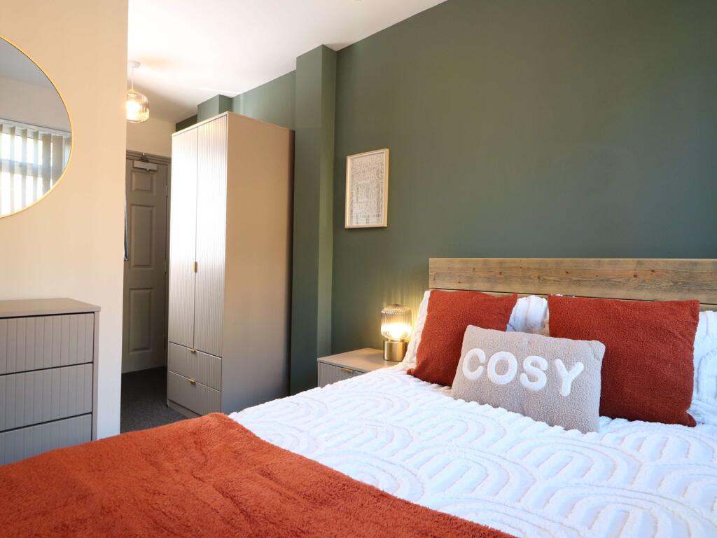 1  Wilberforce Street Room 4 3.JPG