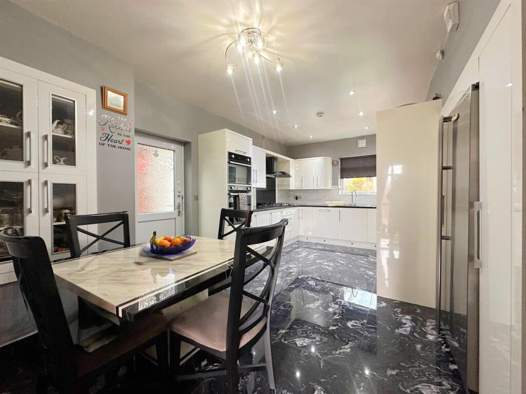 Kitchen / Diner