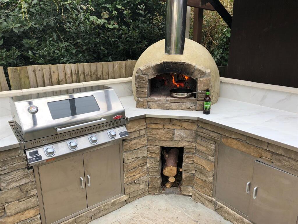 Outdoor Kitchen