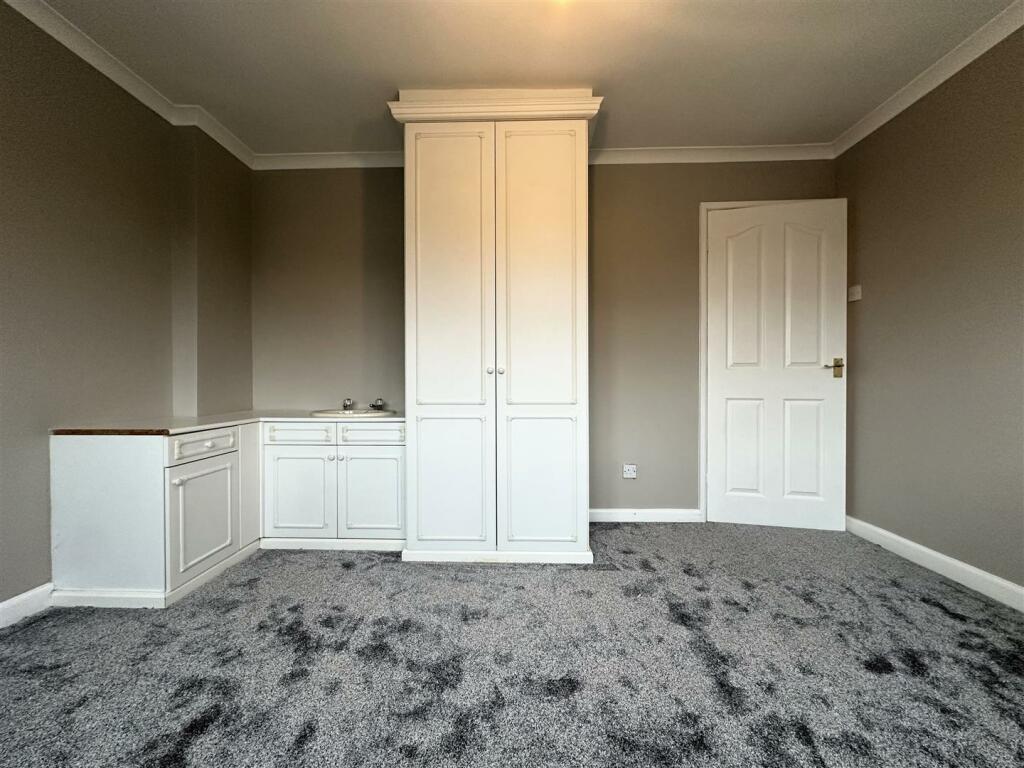 Bedroom 4.jpg