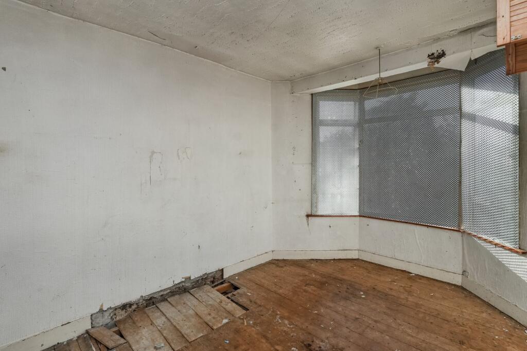 11 The Rise, Palmers Green, London N13 5LF