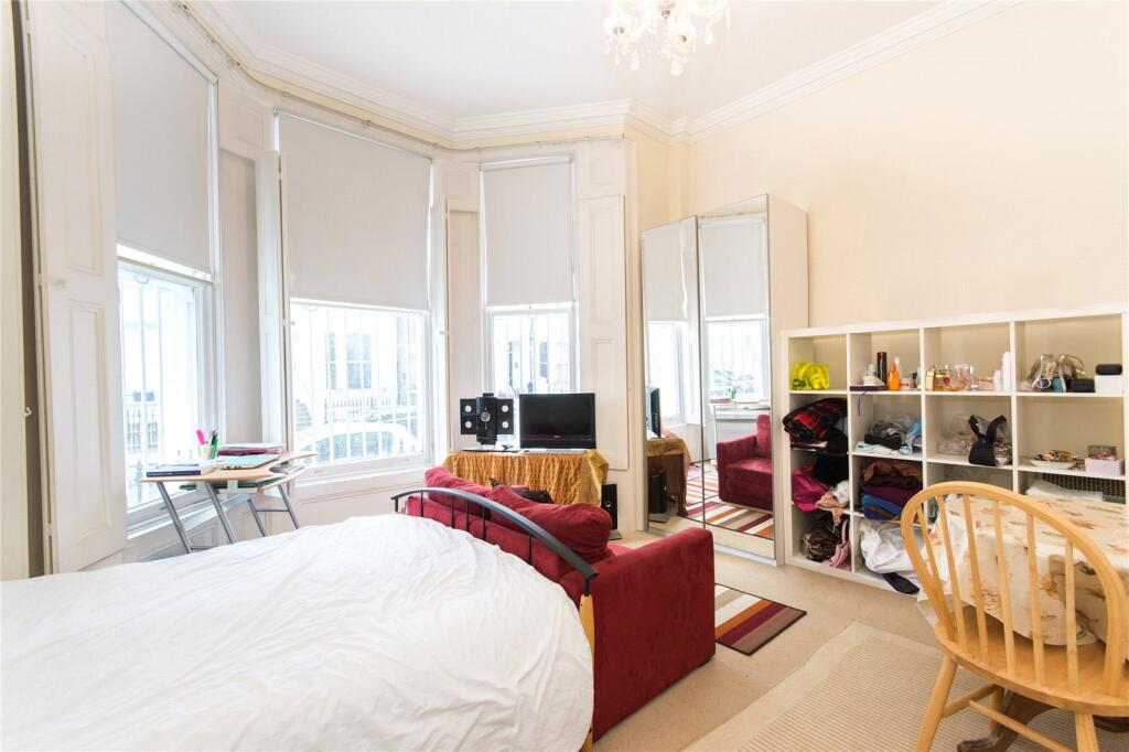 Studio Room