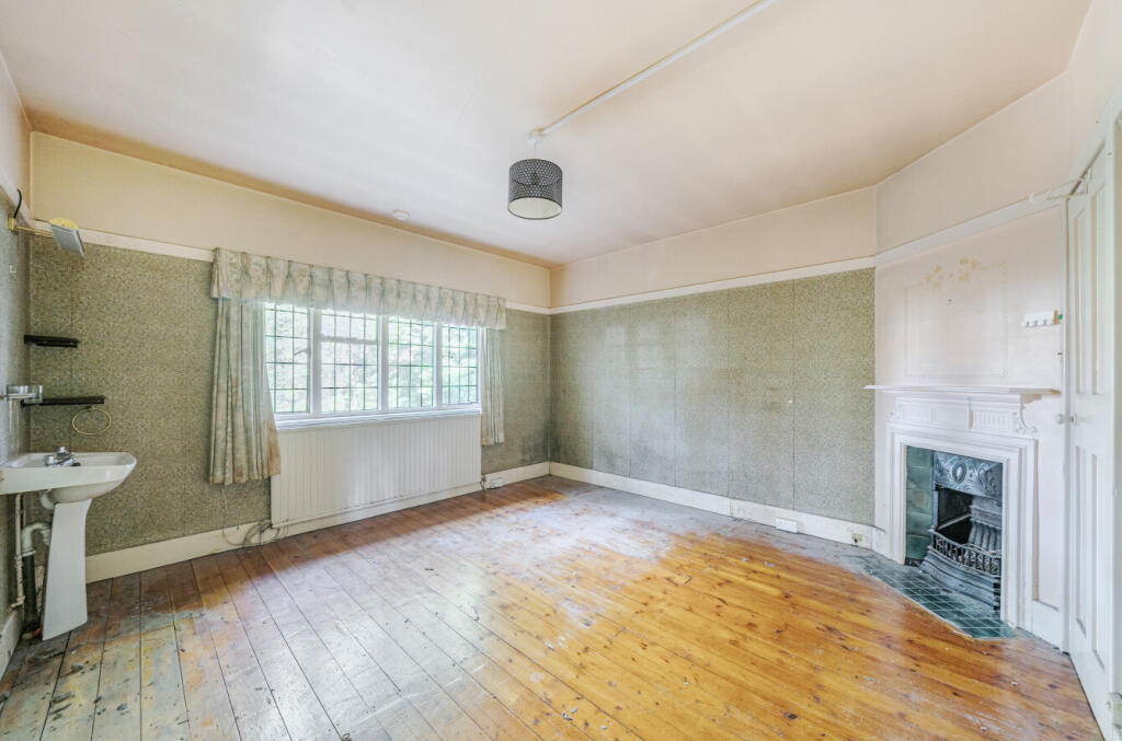 1370775-18-68fb64...