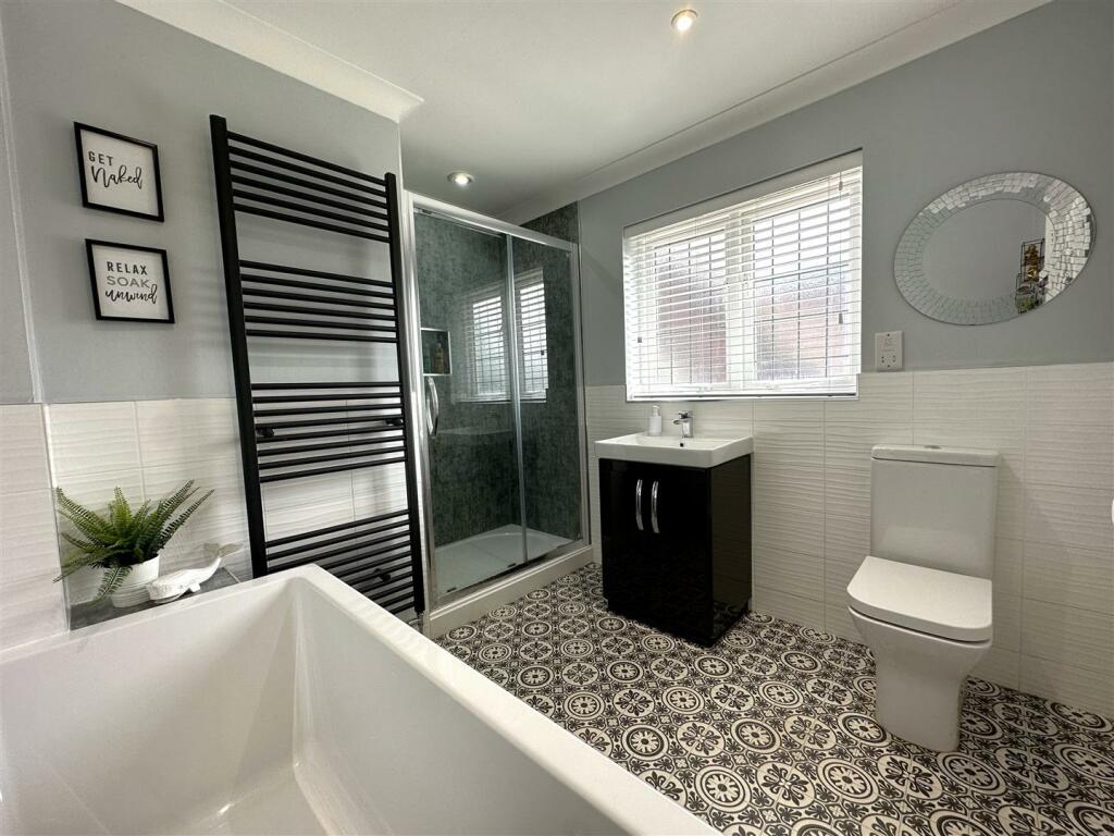 Four-Piece Bathroom 418