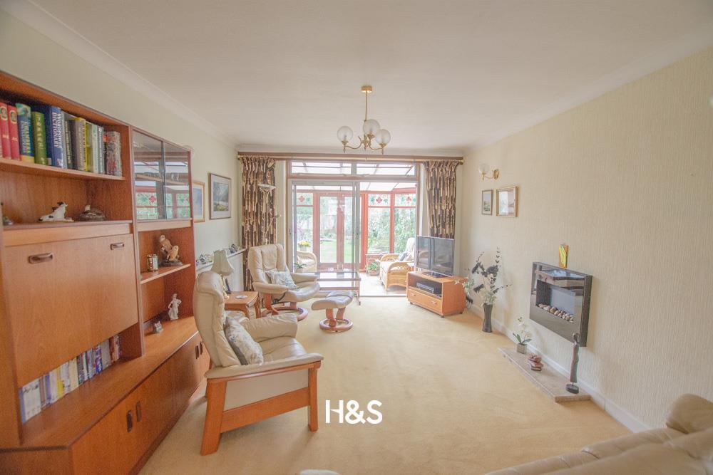 3 northbrook - rear reception.jpg