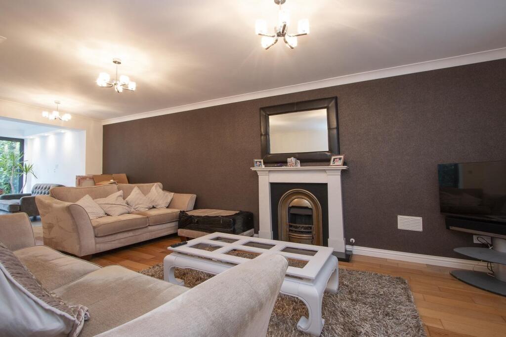 14 Hadleigh Drive, Sutton reception 2.jpg