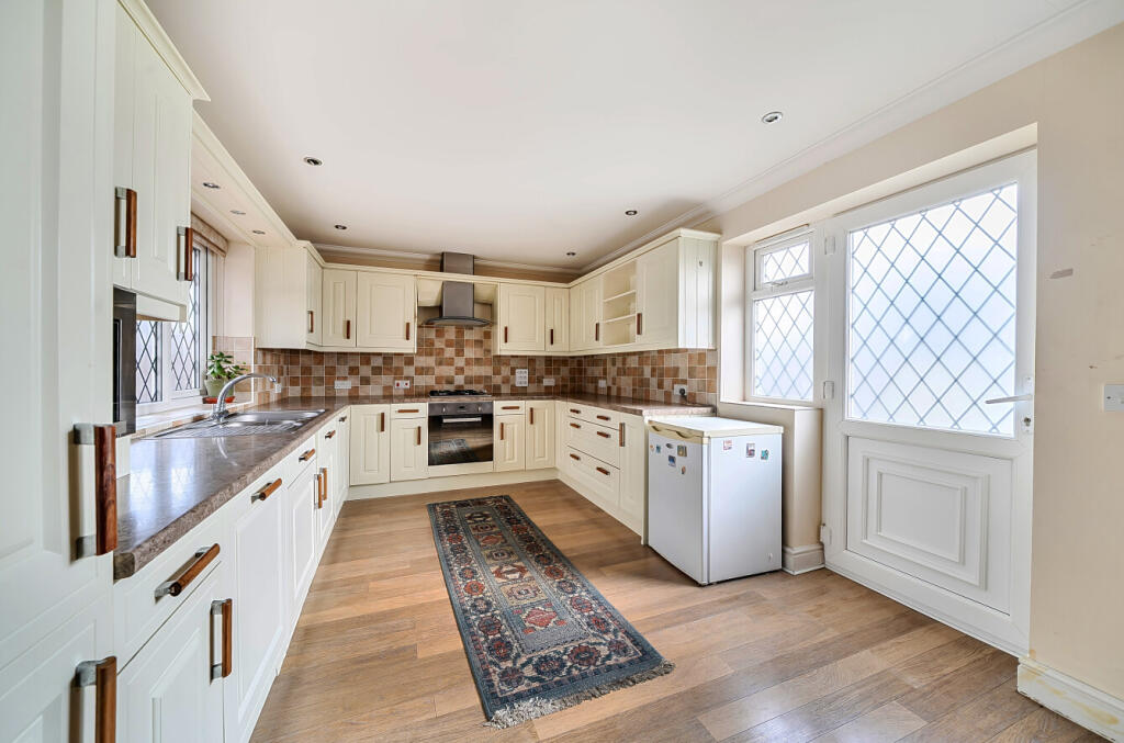 1362666-3-68dd1f9...