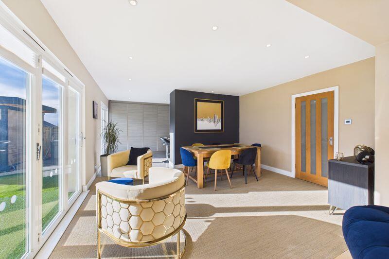 Lounge/Dining Angle 3