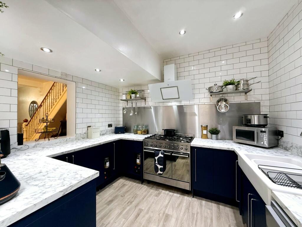 ae940a71-3f66-4657-a5f1-2a0c0172be6f