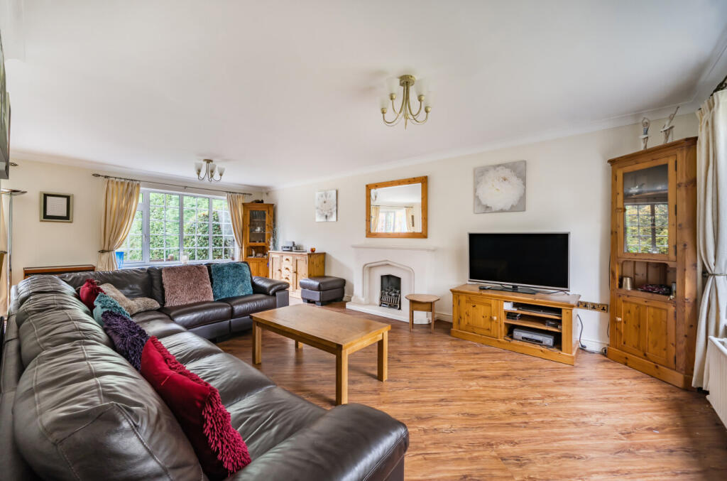 1375149-40-690def...