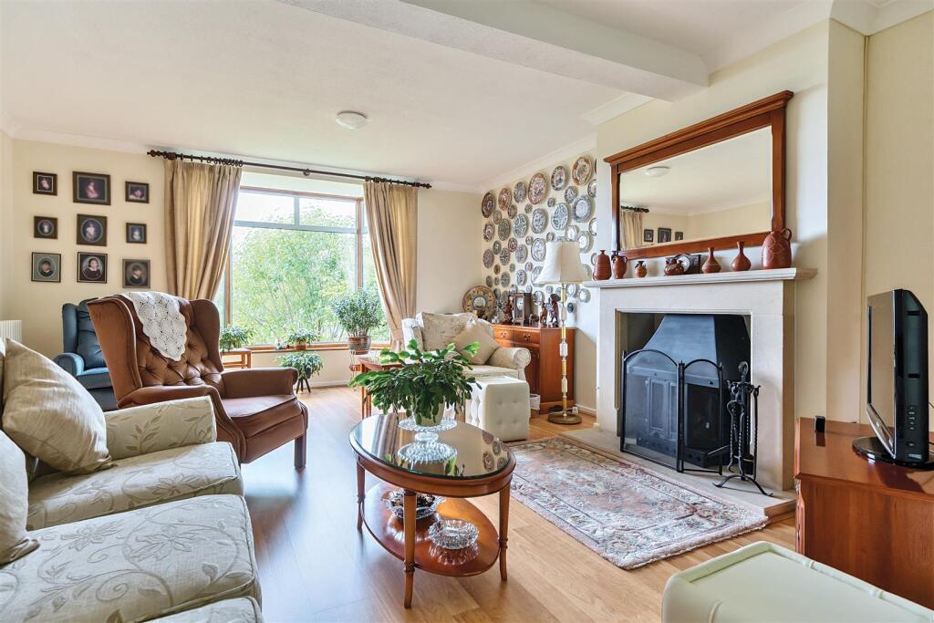 Living Room.jpg