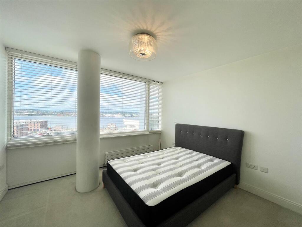 Bed1.jpg