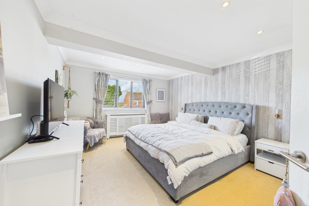 EweMove Spalding - Pinchbeck - Bedroom