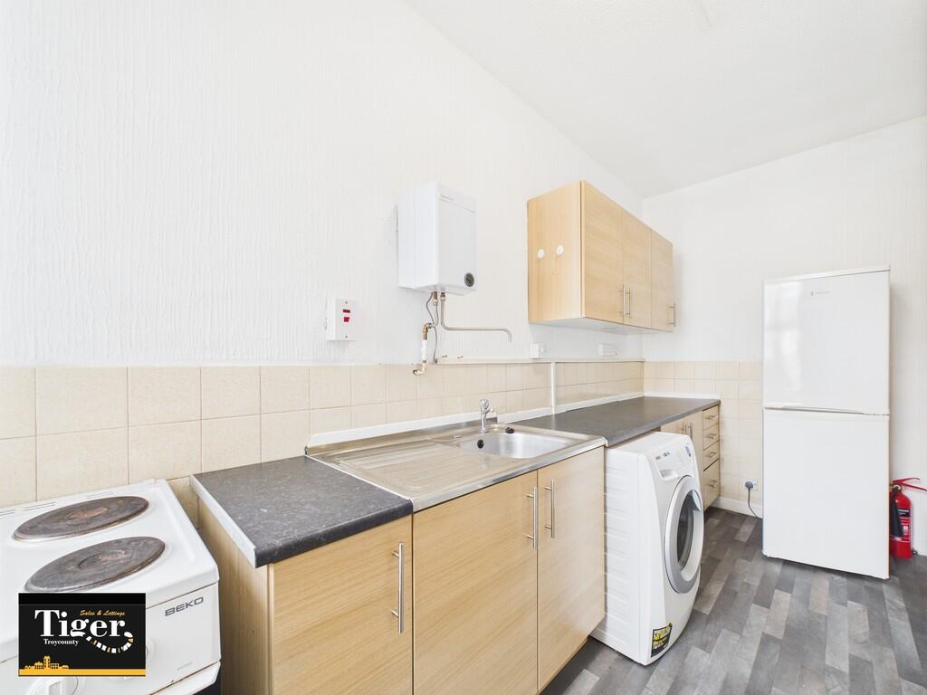 CAM02176G0-PR0672...