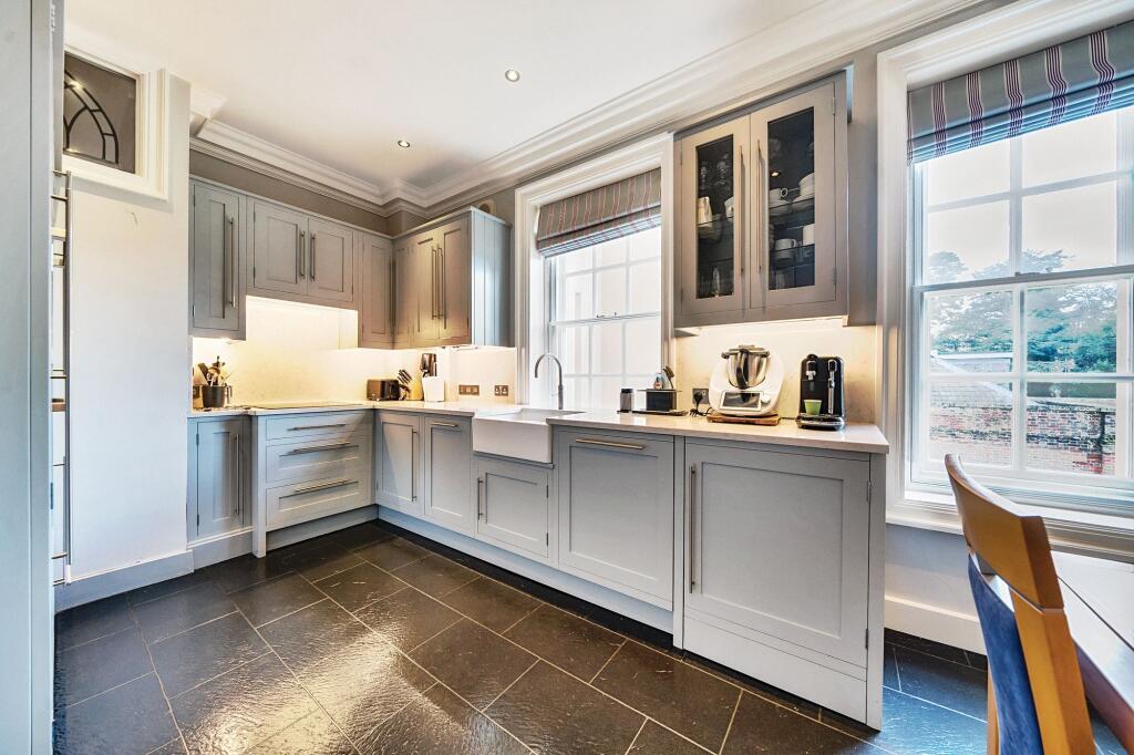 Kitchen/Dining Room (2)