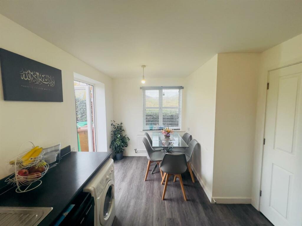 WhatsApp Image 2024-11-15 at 11.30.36 (1).jpeg