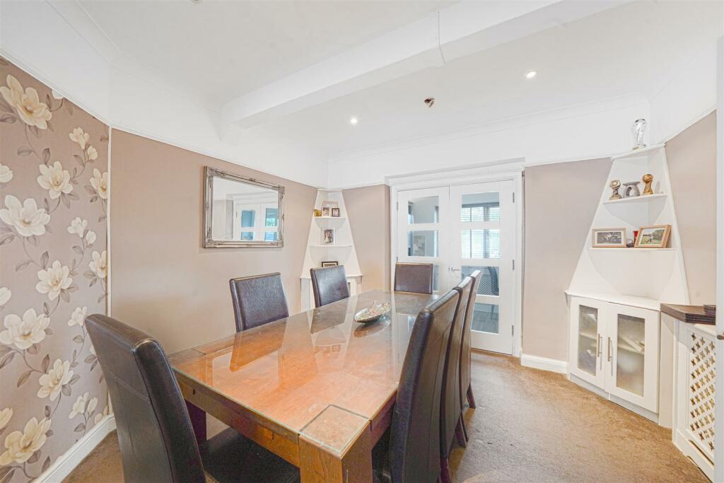 16 Burgess Avenue - zy36OGIf0qG7w9g0qrNq.jpg