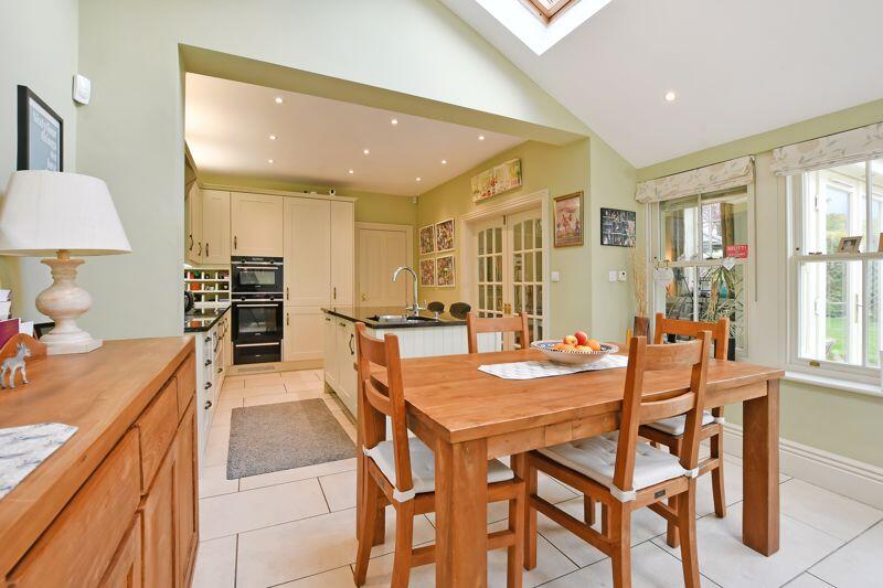 Open Plan Family Kitchen / Living 