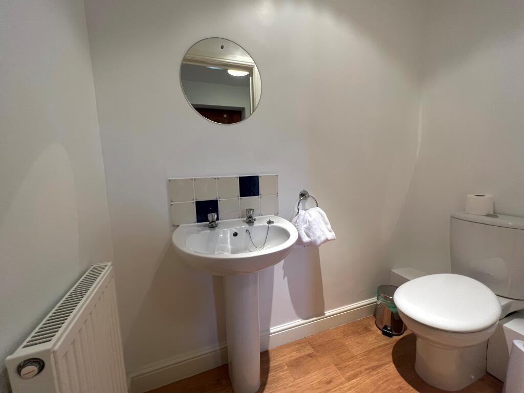 Cloakroom/wc