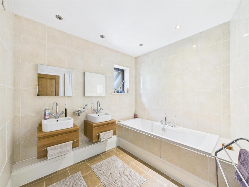 Ensuite Bathroom