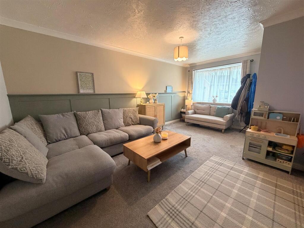 sitting room 3.jpg