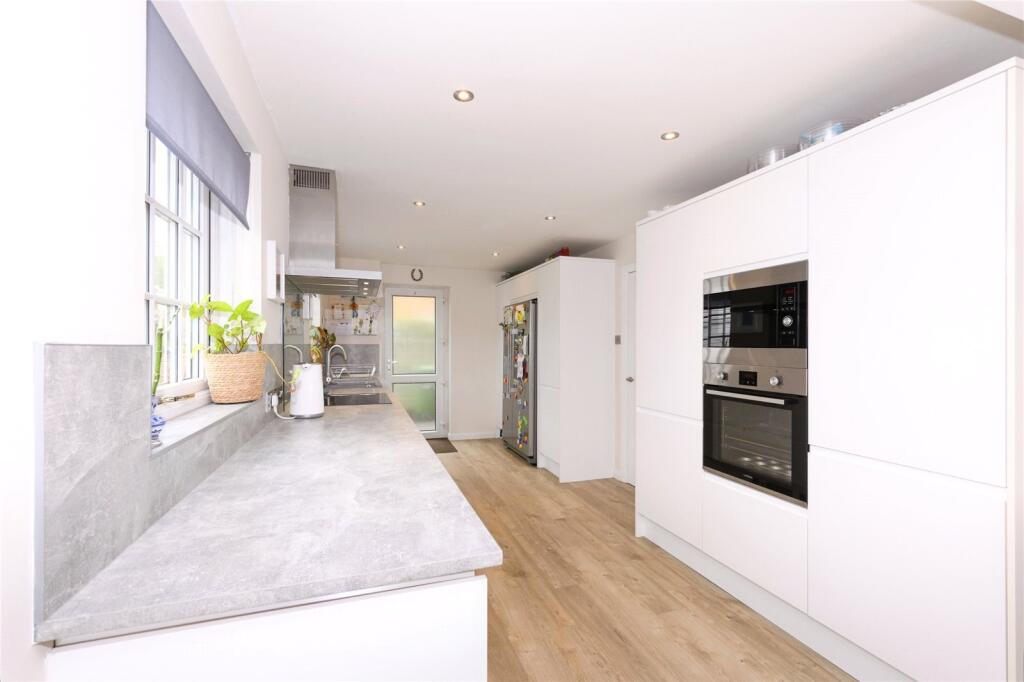 Kitchen/Breakfast Rm