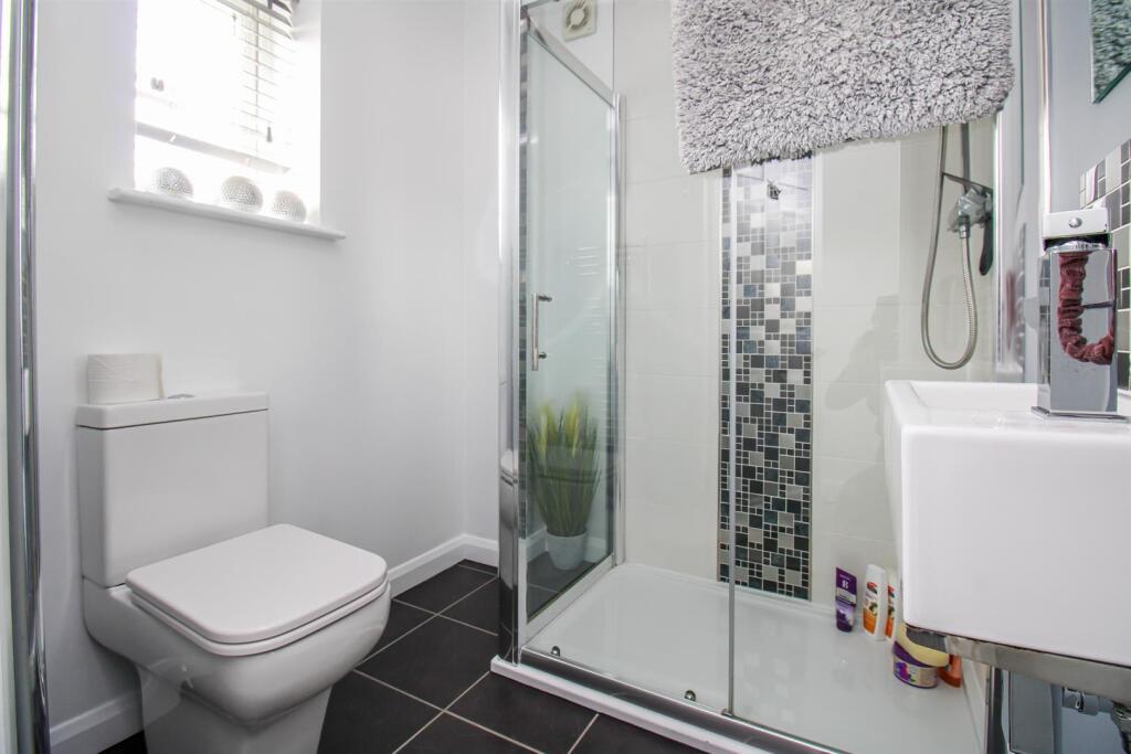 SHOWER ROOM/W.C.